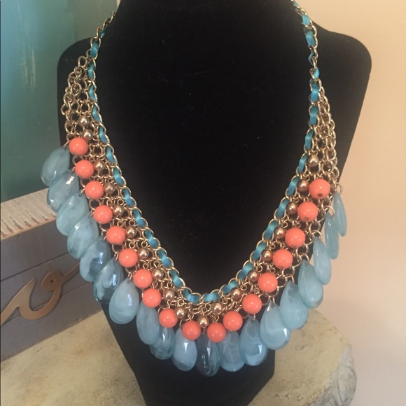 Ann Taylor Aqua / Coral Peach Necklace! 😍 - Picture 2 of 3